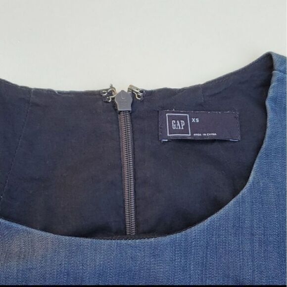 XS GAP SHIMMER CHAMBRAY blue sleeveless preppy SHIFT SHEATH DRESS extra small - Picture 3 of 8